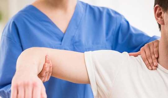 Phục hồi chức năng sau đột quỵ: Tiến hành sớm giúp bệnh nhân giảm di chứng nặng nề