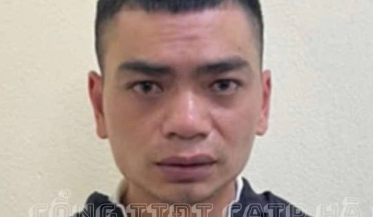 Bắt đối tượng truy nã lang thang dưới gầm cầu Thanh Trì