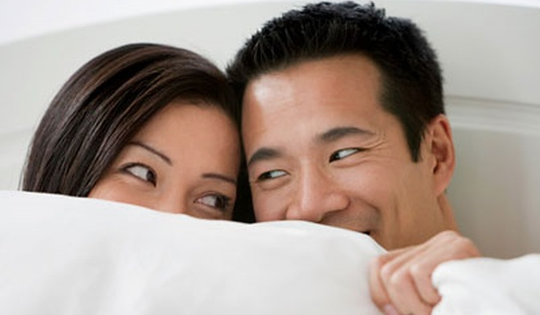 5 cách giúp bạn đời cảm thấy an toàn và dễ dàng khơi gợi hứng thú