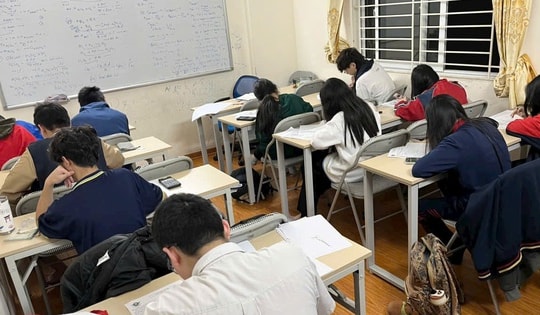 Đề xuất không dạy thêm sau 20 giờ: Phụ huynh vừa mừng vừa lo