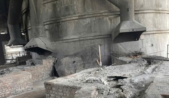 Nổ bể tôi xỉ khiến 2 công nhân bị bỏng