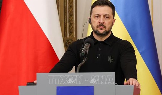 Tổng thống Ukraine sẵn sàng đàm phán ngừng bắn vô điều kiện với Nga