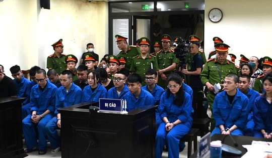 Lời khai nhóm 'quái xế' trẻ tuổi tông tử vong cô gái dừng đèn đỏ