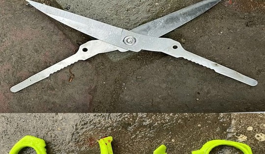 Tìm người biết thông tin về vụ nam thanh niên chặn xe giữa đường rồi tử vong tại Bắc Từ Liêm