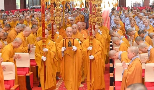 Đại lễ Vesak 2025: Cung nghênh xá lợi Phật và trái tim Bồ Tát Thích Quảng Đức