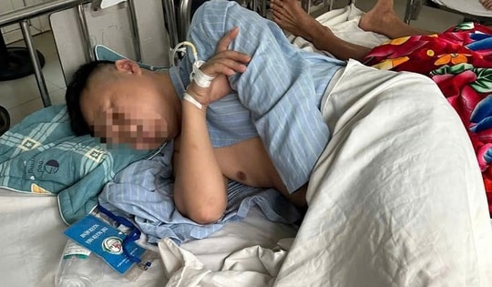 Sau va chạm giao thông, tài xế và phụ xe khách bị hành hung