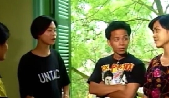 Học sinh ngỗ ngược bị ghét nhất phim '12A và 4H', 30 năm sau lại có cuộc sống hạnh phúc bên vợ là NSƯT