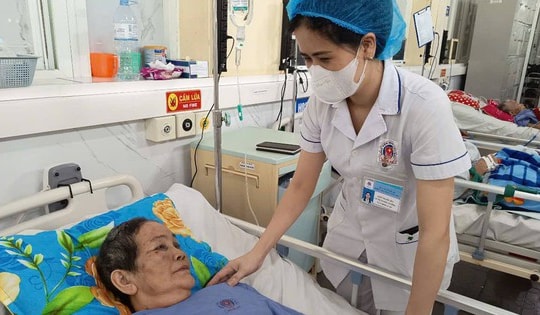 Cứu sống cụ bà bị hươu húc gãy 14 xương sườn