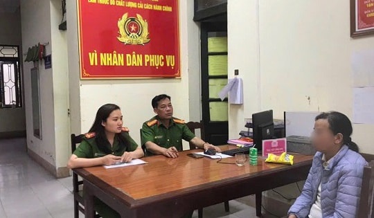 Giải cứu thành công người phụ nữ trầm cảm định nhảy cầu Việt Trì tự tử