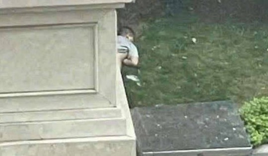 Hà Nội: Một người đàn ông rơi từ tầng thượng chung cư xuống đất tử vong