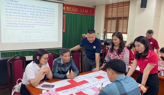 Tăng cường năng lực cộng đồng ứng phó thiên tai cho cán bộ Hội Chữ thập đỏ