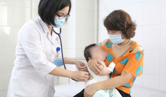 Giành sự sống cho bé 7 tháng tuổi bị mắc sởi biến chứng