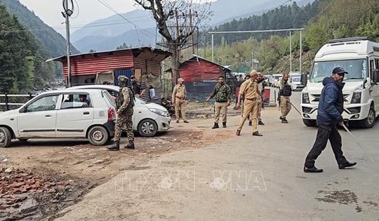 Điện thăm hỏi về vụ tấn công khủng bố nghiêm trọng tại Ấn Độ