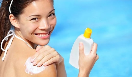 Khi nào có thể không dùng kem chống nắng?
