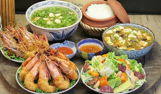 13 mâm cơm gia đình đơn giản mà ngon 'hết nước chấm', ai nhìn cũng muốn về nhà ăn cơm mẹ nấu