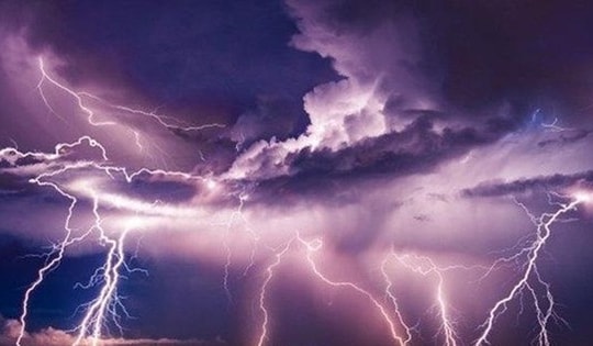 Thực hư chuyện 23.000 cú sét đánh xuống miền Bắc sáng nay