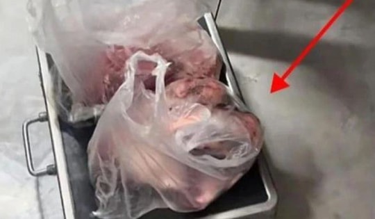 Đi ăn buffet, hai người đàn ông bị bắt quả tang có hành động 'đáng xấu hổ'