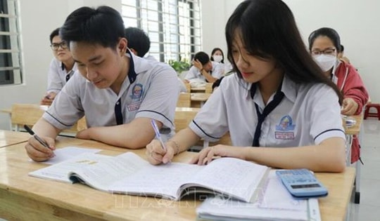 Hà Nội: Học sinh lớp 12 có thêm kênh ôn thi tốt nghiệp