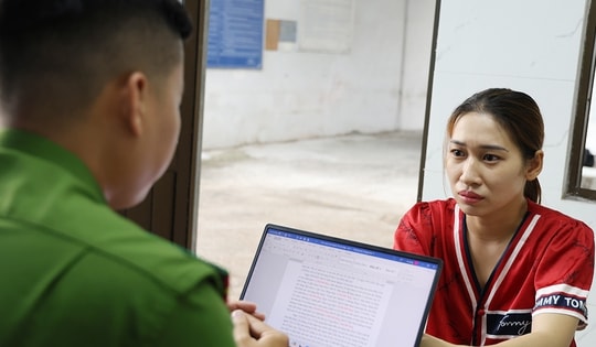 Bắt đôi nam nữ đột nhập trộm cắp hơn 80 điện thoại di động