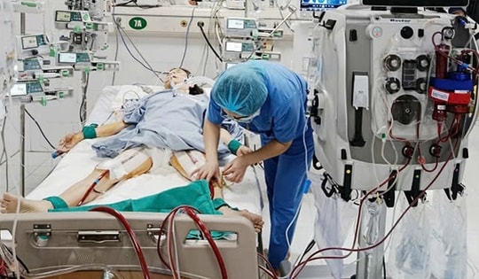 Uống 38 viên thuốc hạ huyết áp, cụ bà 70 tuổi nguy kịch