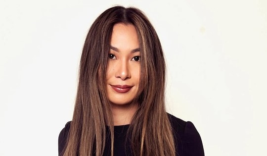 Nữ tỷ phú trẻ tuổi vừa 'soán ngôi' ca sĩ Taylor Swift là ai?