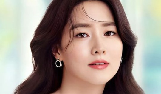 Lee Young Ae: 'Tôi hôn chồng mỗi ngày'