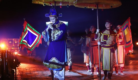 Trải nghiệm 'Một đêm hóa sĩ tử' tại Văn Miếu – Quốc Tử Giám