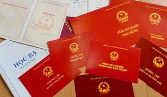 Khởi tố 2 giáo viên ở Bắc Giang vì làm, sử dụng bằng giả