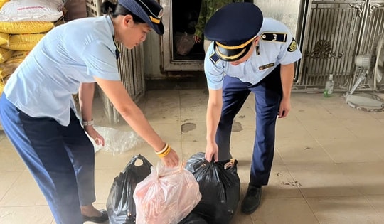 Nghệ An: Phát hiện gần 1 tấn thực phẩm 'bẩn', không rõ nguồn gốc xuất xứ