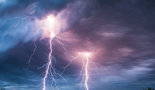 Cao điểm mùa dông sét, cách nào để phòng tránh an toàn?