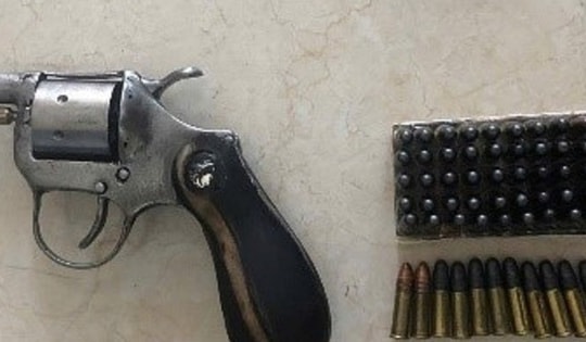 Mua bán, tàng trữ trái phép vũ khí quân dụng, 3 đối tượng bị khởi tố