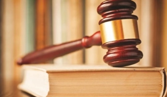 Khởi tố hai đối tượng làm bằng giả cho 15 giáo viên