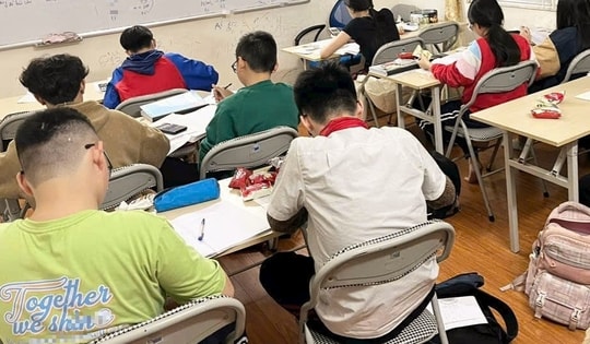 Dạy thêm ngoài nhà trường: Trung tâm nào hợp pháp?