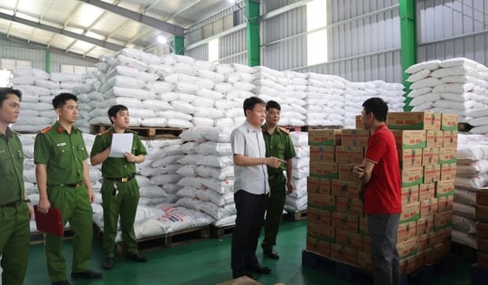 Cách nào nhận biết hạt nêm, mì chính giả?