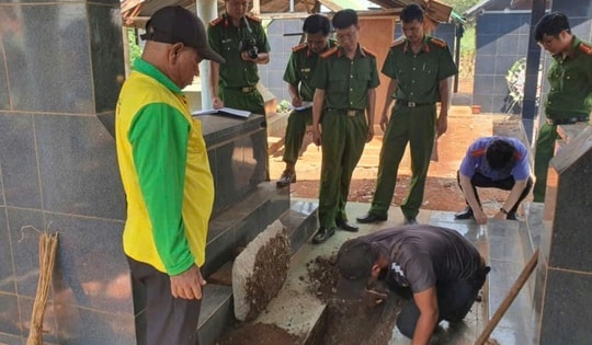 Công an khai quật bào thai 3 tháng tuổi để điều tra vụ án hiếp dâm