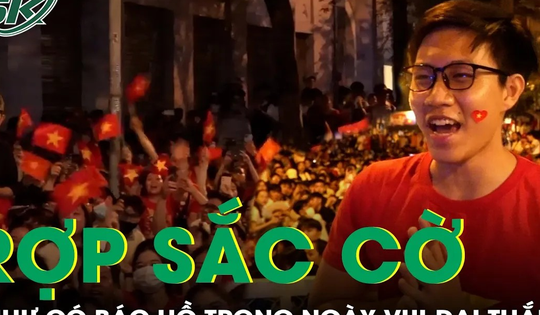 Nước mắt chực trào khi ngàn người hát "Như có Bác Hồ trong ngày vui đại thắng"