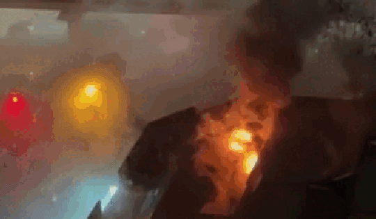 Cháy lớn tại cửa hàng CellphoneS ở Hà Đông trong đêm