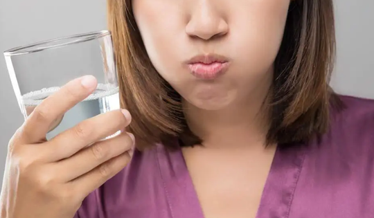 8 căn bệnh có thể đẩy lùi chỉ bằng việc uống nước đúng cách hàng ngày