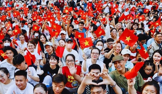 Khi lòng yêu nước ngân vang