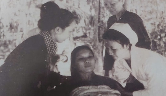 Chuyện ít biết về nữ dân y 14 tuổi đã vào chiến khu