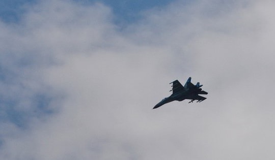 Su-27 Ukraine rơi khi truy đuổi UAV Nga