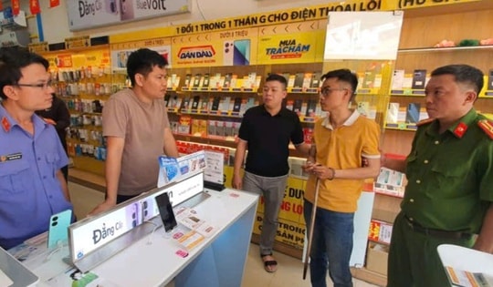 Tạm giữ cán bộ cửa hàng Điện máy Xanh trộm cắp 18 chiếc điện thoại