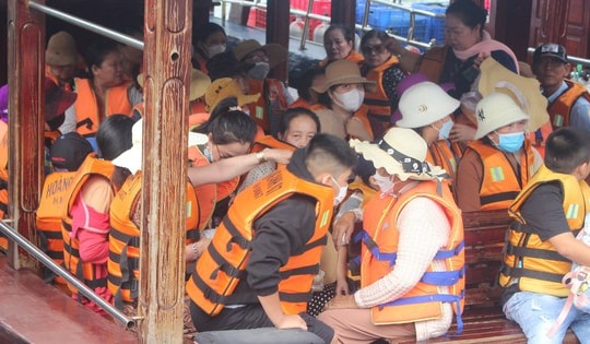 Điều cần nhớ để không bị ‘chặt chém’ khi đi du lịch dịp lễ 30/4 - 1/5