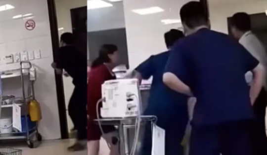 Sao lại đánh đập, chửi bới nhân viên y tế khi họ đang cứu người thân của mình?