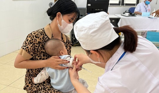 Đã có gần 82.000 ca mắc Sởi, Bộ Y tế tiếp tục 'nhắc' đẩy nhanh chiến dịch tiêm vaccine đợt 3