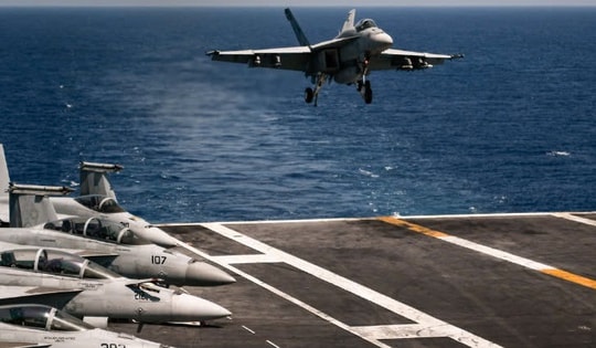 Tiêm kích Mỹ giá khoảng 60 triệu đô rơi xuống biển Đỏ khi tránh đòn tấn công của Houthi