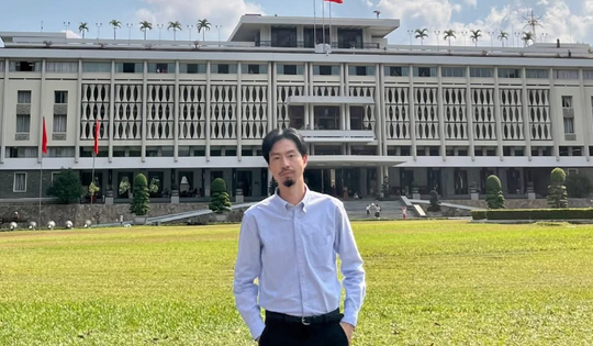 Đại lễ 30/4: Nam rapper nổi tiếng chia sẻ chạm đến trái tim nhiều người