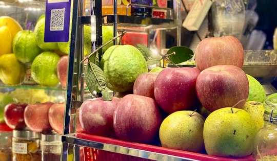 Nước ép hoa quả giá rẻ hút khách mua giải khát dịp đầu hè