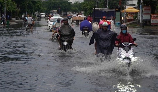 Tây Nguyên và Nam Bộ mưa dông, đề phòng lũ quét và sạt lở đất