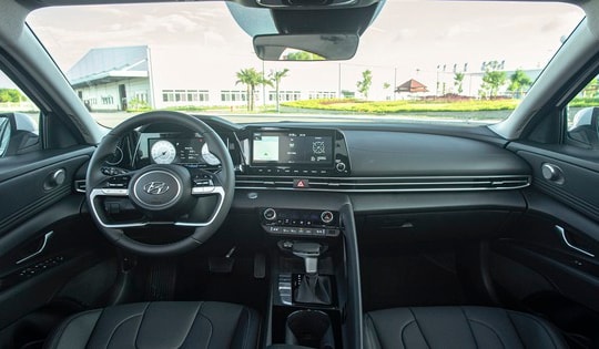 Xe sedan hạng C giá rẻ dưới 600 triệu đồng, có loại thậm chí thấp hơn cả xe hạng B: Chọn Kia K3 hay MG New MG5 ?